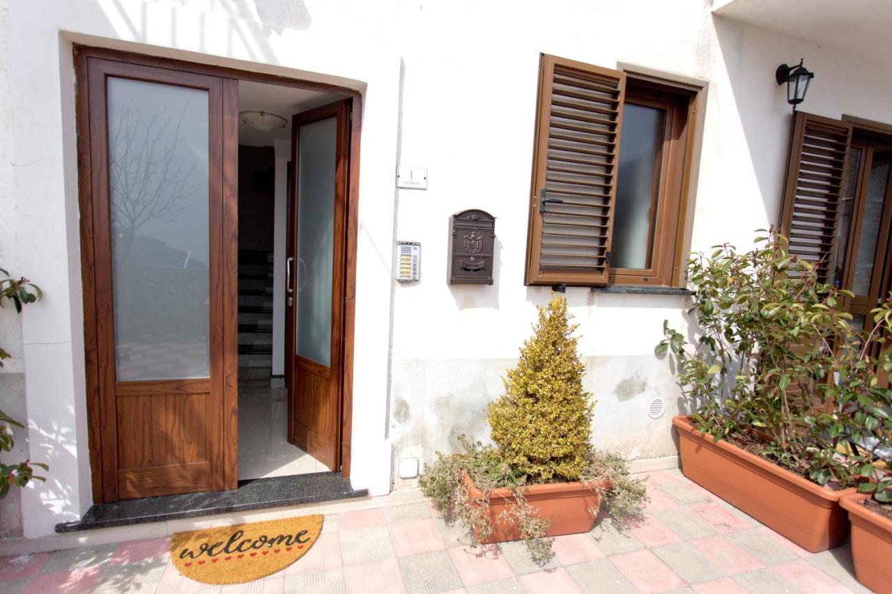 La Villa Carmelina 阿杰罗拉 外观 照片