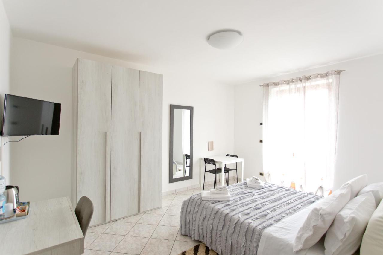 La Villa Carmelina 阿杰罗拉 外观 照片